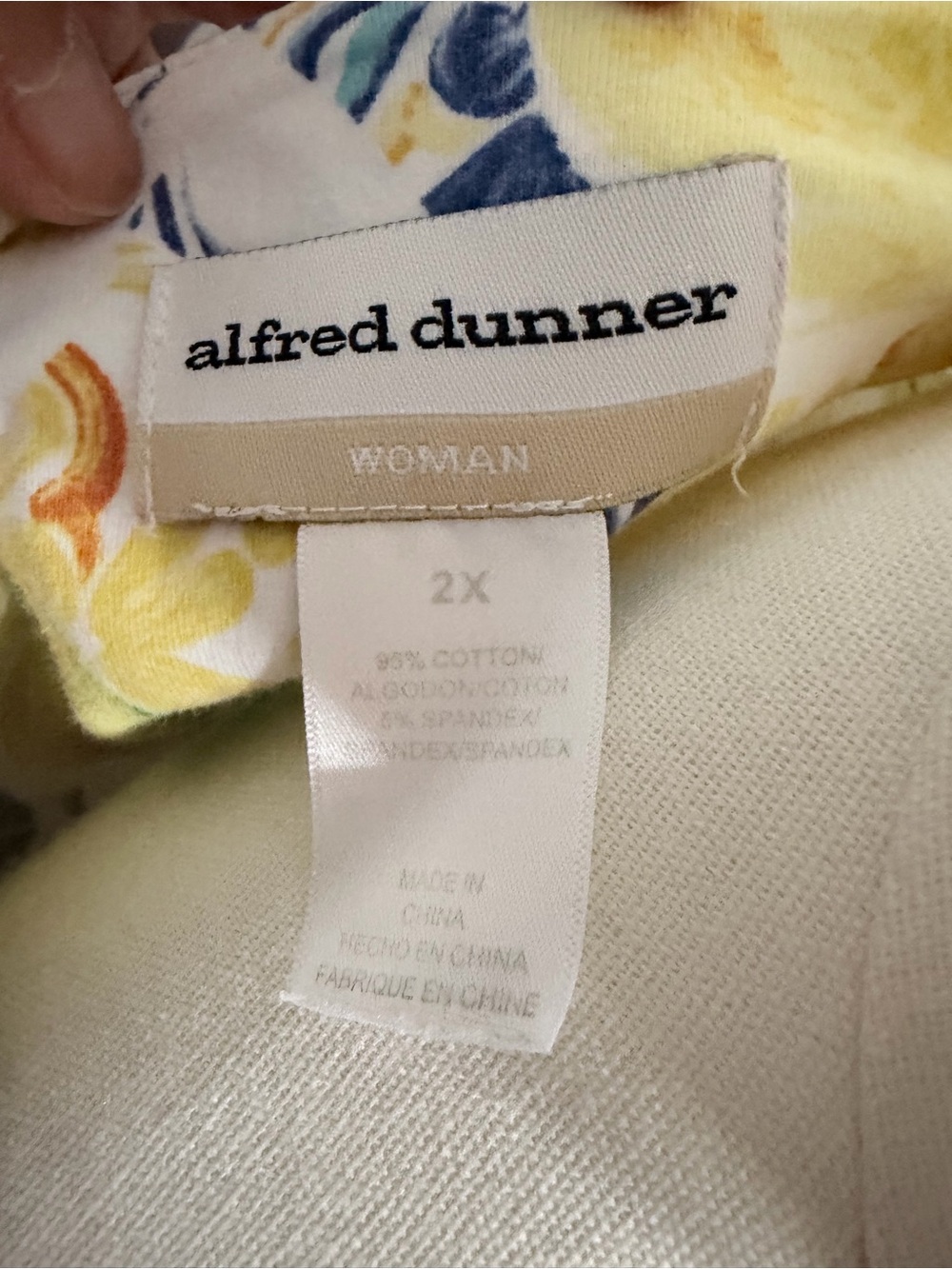 Alfred Dunner Lemon Floral Tile Print 3/4 Sleeve Top size 2x - Picture 7 of 8